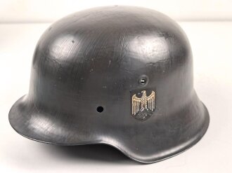 Stahlhelm Glocke Wehrmacht Modell 1942.  Überlackiertes Stück, Hersteller ET68