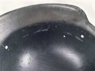 Stahlhelm Glocke Wehrmacht Modell 1942.  Überlackiertes Stück, Hersteller ET68