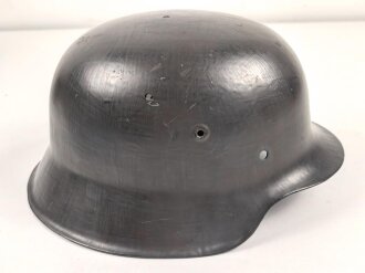 Stahlhelm Glocke Wehrmacht Modell 1942.  Überlackiertes Stück, Hersteller ET68