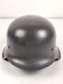 Stahlhelm Glocke Wehrmacht Modell 1942.  Überlackiertes Stück, Hersteller ET68