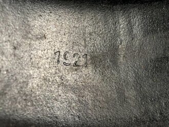 Stahlhelm Glocke Wehrmacht Modell 1942. Neuzeitlich lackiertes Stück, Hersteller ET64