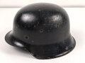 Stahlhelm Glocke Wehrmacht Modell 1942. Neuzeitlich lackiertes Stück, Hersteller ET64