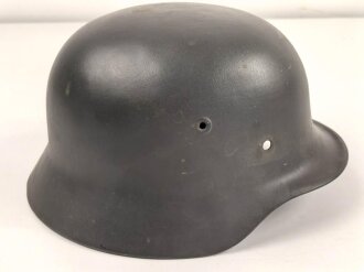 Stahlhelm Glocke Wehrmacht Modell 1940. Neuzeitlich lackiertes Stück, Hersteller ET64