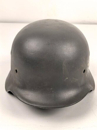 Stahlhelm Glocke Wehrmacht Modell 1940. Neuzeitlich lackiertes Stück, Hersteller ET64