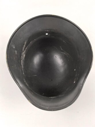 Stahlhelm Glocke Wehrmacht Modell 1940. Neuzeitlich lackiertes Stück, Hersteller ET64
