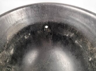 Stahlhelm Glocke Wehrmacht Modell 1942. Neuzeitlich lackiertes Stück, Hersteller CKL64