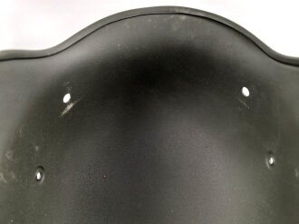 Stahlhelm Glocke Wehrmacht Modell 1940. Neuzeitlich lackiertes Stück, Hersteller Q66