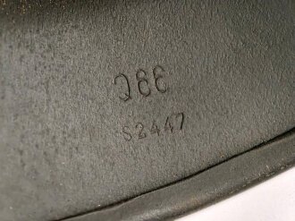 Stahlhelm Glocke Wehrmacht Modell 1940. Neuzeitlich lackiertes Stück, Hersteller Q66