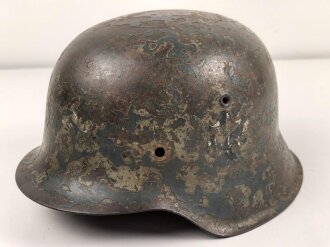 Stahlhelm Glocke Wehrmacht Modell 1942. Mehrfach überlackiertes Stück, Hersteller clk66