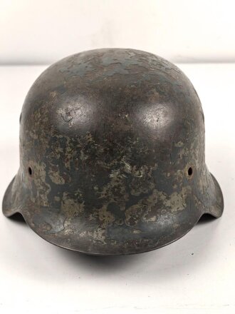 Stahlhelm Glocke Wehrmacht Modell 1942. Mehrfach überlackiertes Stück, Hersteller clk66