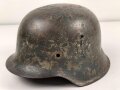 Stahlhelm Glocke Wehrmacht Modell 1942. Mehrfach überlackiertes Stück, Hersteller clk66