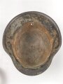 Stahlhelm Glocke Wehrmacht Modell 1942. Mehrfach überlackiertes Stück, Hersteller clk66