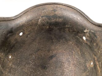 Stahlhelm Glocke Wehrmacht Modell 1940. Narbig mit resten des Originallack, Hersteller nicht lesbar, Glockengrösse 64