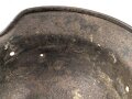 Stahlhelm Glocke Wehrmacht Modell 1940. Narbig mit resten des Originallack, Hersteller nicht lesbar, Glockengrösse 64
