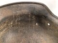 Stahlhelm Glocke Wehrmacht Modell 1940. Narbig mit resten des Originallack, Hersteller nicht lesbar, Glockengrösse 64