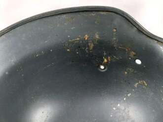 Stahlhelm Glocke Modell 1940. Hersteller Q64, Fertigung nach 1945 für Polizei. Neuzeitlich lackiertes Stück