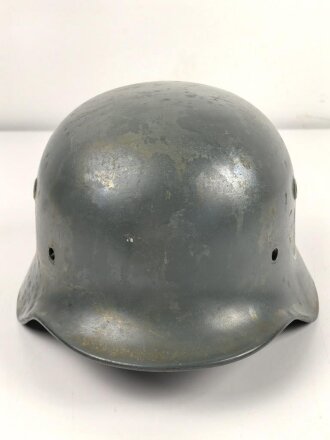 Stahlhelm Glocke Modell 1940. Hersteller Q64, Fertigung nach 1945 für Polizei. Neuzeitlich lackiertes Stück