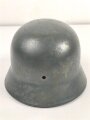 Stahlhelm Glocke Modell 1940. Hersteller Q64, Fertigung nach 1945 für Polizei. Neuzeitlich lackiertes Stück