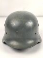Stahlhelm Glocke Modell 1940. Hersteller Q64, Fertigung nach 1945 für Polizei. Neuzeitlich lackiertes Stück