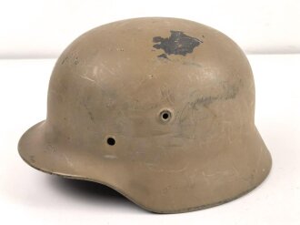 Stahlhelm Glocke Wehrmacht Modell 1940. Neuzeitlich lackiertes Stück, Hersteller Q66