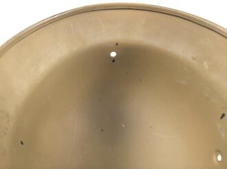 Stahlhelm Glocke Wehrmacht Modell 1940. Neuzeitlich lackiertes Stück, Hersteller Q66