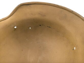 Stahlhelm Glocke Wehrmacht Modell 1940. Überlackierte Glocke, daher keine Stempelung erkennbar, Glockengrösse 66