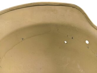 Stahlhelm Glocke Wehrmacht Modell 1935. Neuzeitlich lackiertes Stück, Hersteller SE62