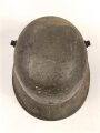 1. Weltkrieg, Stahlhelm Modell 1917. Keine erkennbare Stempelung, Originallack. Ungereinigtes Stück, der Kinnriemen mir so unbekannt