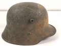 1. Weltkrieg, Stahlhelm Modell 1917. Keine erkennbare Stempelung, Originallack. Ungereinigtes Stück, der Kinnriemen mir so unbekannt