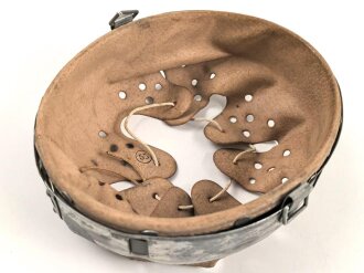 Stahlhelm Innenfutter Wehrmacht Modell 1940. Für Stahlhelme Modell 1940 und 1942. Kopfgrösse 55 für Glockengrösse 62. Guter Zustand, datiert 1943