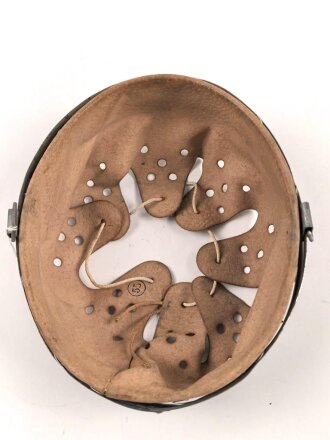 Stahlhelm Innenfutter Wehrmacht Modell 1940. Für Stahlhelme Modell 1940 und 1942. Kopfgrösse 55 für Glockengrösse 62. Guter Zustand, datiert 1943