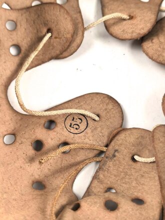 Stahlhelm Innenfutter Wehrmacht Modell 1940. Für Stahlhelme Modell 1940 und 1942. Kopfgrösse 55 für Glockengrösse 62. Guter Zustand, datiert 1943