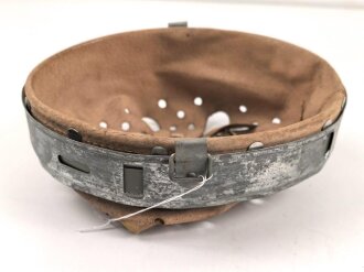 Stahlhelm Innenfutter Wehrmacht Modell 1940. Für Stahlhelme Modell 1940 und 1942. Kopfgrösse 55 für Glockengrösse 62. Guter Zustand, datiert 1943