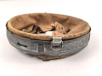 Stahlhelm Innenfutter Wehrmacht Modell 1940. Für Stahlhelme Modell 1940 und 1942. Kopfgrösse 56 für Glockengrösse 64. Gebraucht, datiert 1944