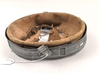 Stahlhelm Innenfutter Wehrmacht Modell 1940. Für Stahlhelme Modell 1940 und 1942. Kopfgrösse 56 für Glockengrösse 64. Gebraucht, datiert 1944