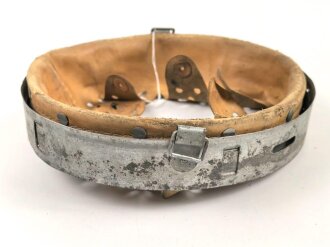 Stahlhelm Innenfutter Wehrmacht Modell 1940. Für Stahlhelme Modell 1940 und 1942. Kopfgrösse 56 für Glockengrösse 64. Gebraucht, datiert 1943