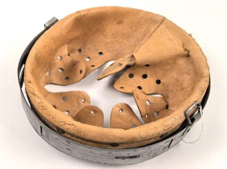 Stahlhelm Innenfutter Wehrmacht Modell 1940. Für Stahlhelme Modell 1940 und 1942. Kopfgrösse 56 für Glockengrösse 64. Gebraucht, datiert 1940