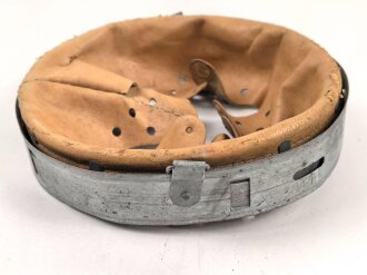 Stahlhelm Innenfutter Wehrmacht Modell 1940. Für Stahlhelme Modell 1940 und 1942. Kopfgrösse 56 für Glockengrösse 64. Gebraucht, datiert 1940