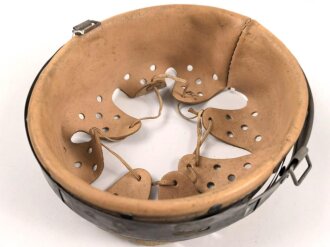 Stahlhelm Innenfutter Wehrmacht Modell 1940. Für Stahlhelme Modell 1940 und 1942. Kopfgrösse 58 für Glockengrösse 66. Gebraucht, datiert 1944