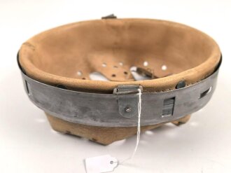 Stahlhelm Innenfutter Wehrmacht Modell 1940. Für Stahlhelme Modell 1940 und 1942. Kopfgrösse 58 für Glockengrösse 66. Gebraucht, datiert 1944