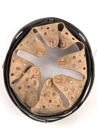 Stahlhelm Innenfutter Wehrmacht Modell 1940. Für Stahlhelme Modell 1940 und 1942. Kopfgrösse 58 für Glockengrösse 66. Gebraucht, datiert 1940