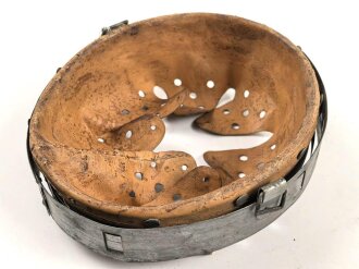 Stahlhelm Innenfutter Wehrmacht Modell 1940. Für Stahlhelme Modell 1940 und 1942. Kopfgrösse 55 für Glockengrösse 62. Guter Zustand, datierung unleserlich