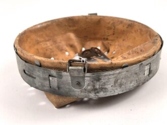 Stahlhelm Innenfutter Wehrmacht Modell 1940. Für Stahlhelme Modell 1940 und 1942. Kopfgrösse 55 für Glockengrösse 62. Guter Zustand, datierung unleserlich
