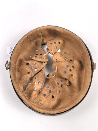 Stahlhelm Innenfutter Wehrmacht Modell 1940. Für Stahlhelme Modell 1940 und 1942. Kopfgrösse 58 für Glockengrösse 66. Der Aussenring Original, der Rest neuzeitlich ergänzt