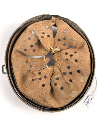 Stahlhelm Innenfutter Wehrmacht Modell 1940. Für Stahlhelme Modell 1940 und 1942. Kopfgrösse 58 für Glockengrösse 66. Der Aussenring Original, der Rest neuzeitlich ergänzt