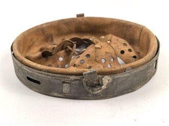 Stahlhelm Innenfutter Wehrmacht Modell 1940. Für Stahlhelme Modell 1940 und 1942. Kopfgrösse 58 für Glockengrösse 66. Der Aussenring Original, der Rest neuzeitlich ergänzt
