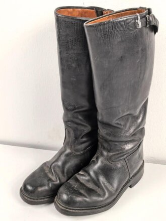 Paar Stiefel für Offiziere, ähnlich Wehrmacht, vermutlich Produktion nach 1945. Ungereinigt, Sohlenlänge 27,5cm
