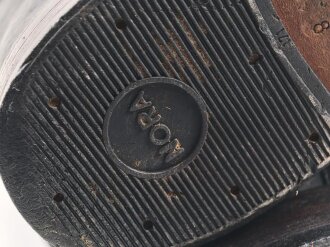 Paar Stiefel für Offiziere, ähnlich Wehrmacht, vermutlich Produktion nach 1945. Ungereinigt, Sohlenlänge 27,5cm