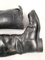 Paar Stiefel für Offiziere, ähnlich Wehrmacht, vermutlich Produktion nach 1945. Ungereinigt, Sohlenlänge 27,5cm