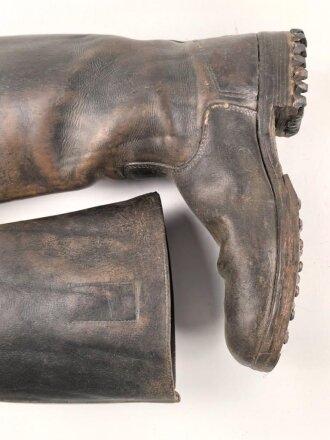 Paar Stiefel für Mannschaften der Wehrmacht. Keine Kammerstempelung erkennbar, meiner Meinung nach komplett neuzeitlich nachbesohlt. Sohlenlänge 31,5cm